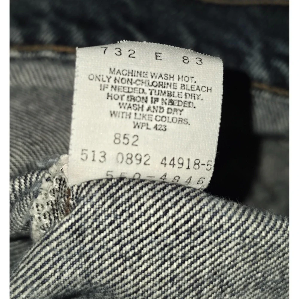 Vintage 1990s Levis 550 Relaxed Fit Denim Jeans Made in USA 38x32